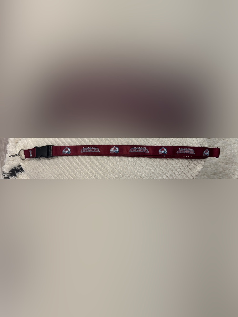 Colorado Avalanche NHL Breakaway Lanyard Keychain ID Badge Holder Detachable - Picture 3 of 5